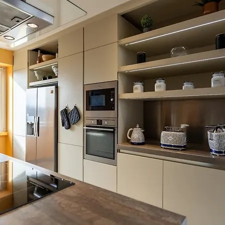 Skyline Penthouse - Terrazzo Panoramico & Metro 5min * Milan