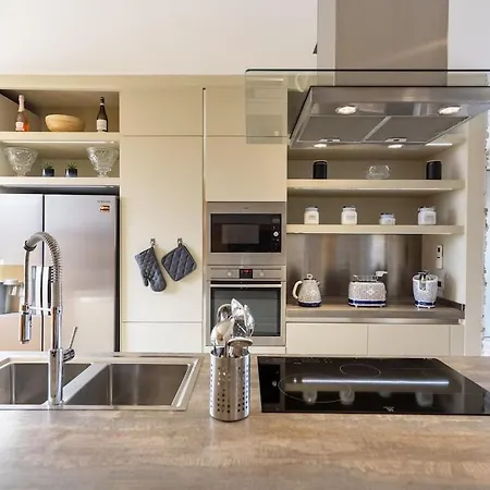 Apartment Skyline Penthouse - Terrazzo Panoramico & Metro 5min