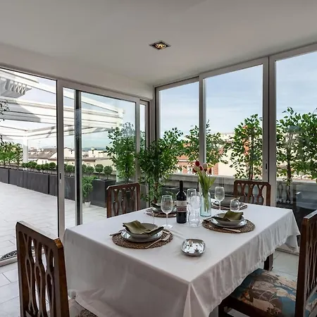 Skyline Penthouse - Terrazzo Panoramico & Metro 5min * Milan