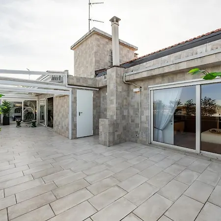 Skyline Penthouse - Terrazzo Panoramico & Metro 5min * Milan
