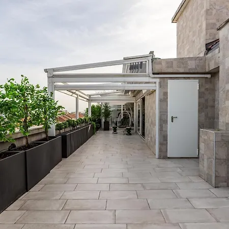 Apartment Skyline Penthouse - Terrazzo Panoramico & Metro 5min