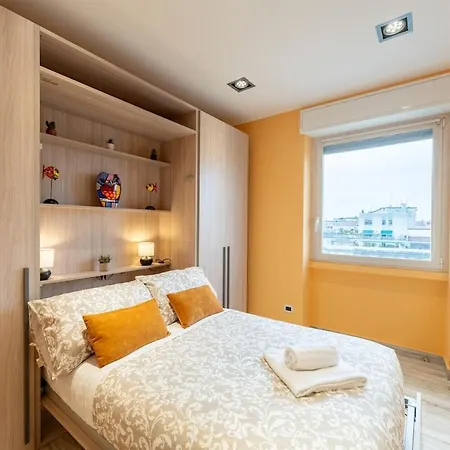 Skyline Penthouse - Terrazzo Panoramico & Metro 5min Apartment *