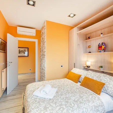 Skyline Penthouse - Terrazzo Panoramico & Metro 5min * Milan