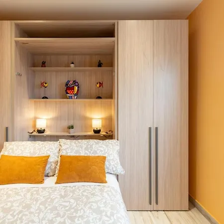 Skyline Penthouse - Terrazzo Panoramico & Metro 5min Apartment *