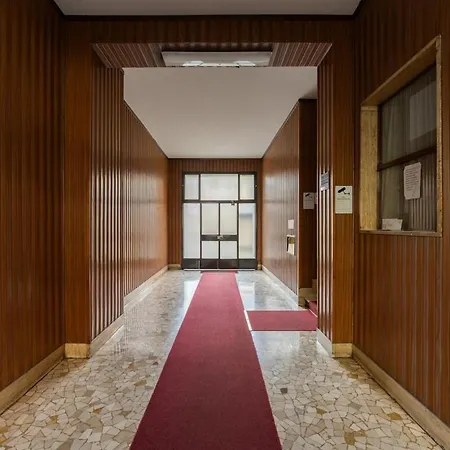Skyline Penthouse - Terrazzo Panoramico & Metro 5min